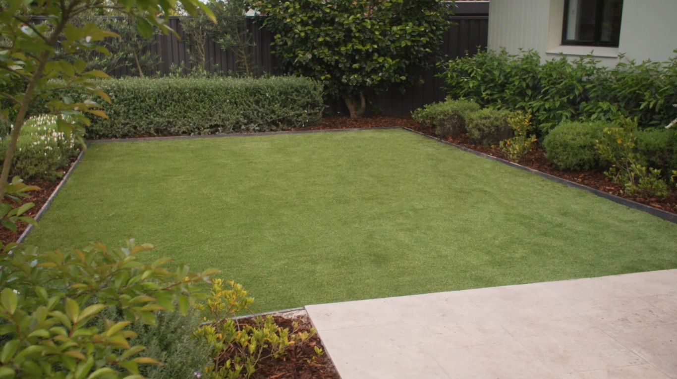 Beautiful artificial grass installation in Elizabeth, NJ backyard